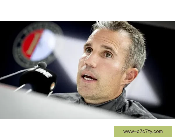 斯特林证未到范佩西率队赴比训